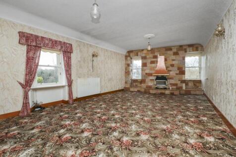 4 bedroom end of terrace house for sale