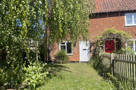 Friston, Saxmundham 2 bed end of terrace house for sale