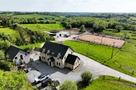 6 bedroom detached house for sale