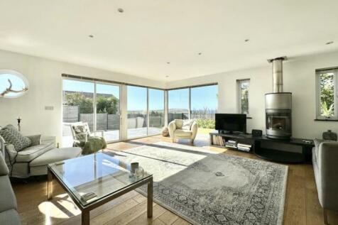 5 bedroom detached bungalow for sale