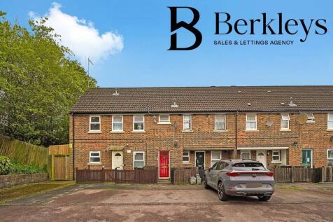1 bedroom maisonette for sale