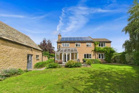 Lindsey Close, Woodnewton... 4 bed detached house for sale