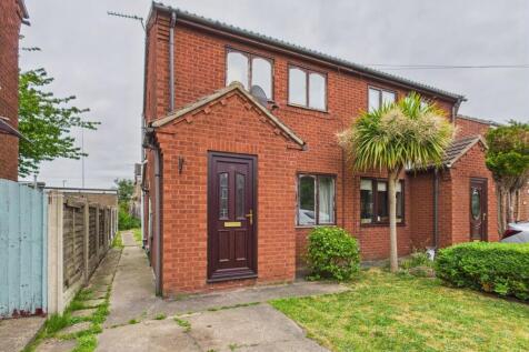 Kelsey Avenue, Scunthorpe, DN15 2 bed semi