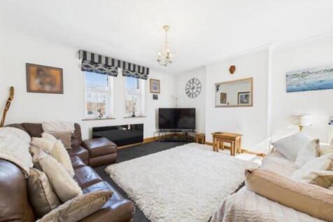 3 bedroom flat for sale