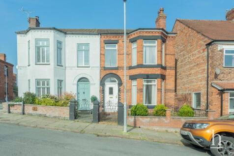 4 bedroom semi-detached house for sale