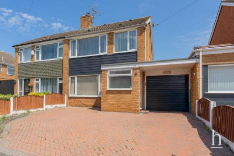 4 bedroom semi-detached house for sale