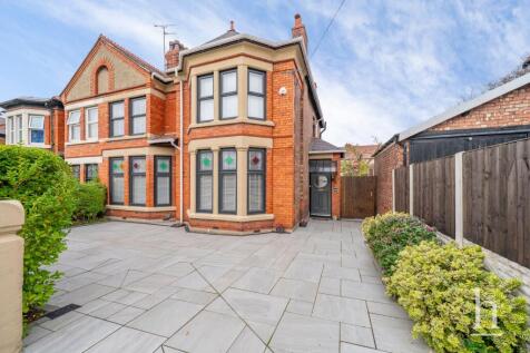 5 bedroom semi-detached house for sale