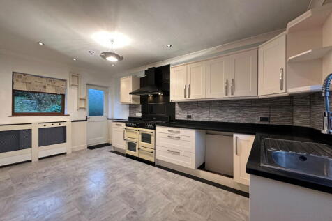 2 bedroom mews property for sale