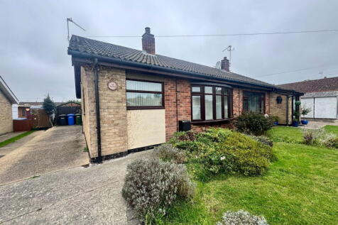2 bedroom semi-detached bungalow for sale
