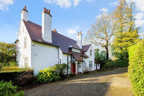 Lake View, East Grinstead RH19 5 bed detached house for sale