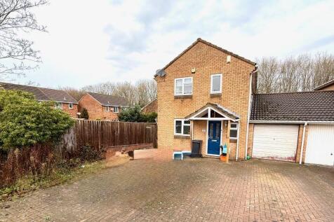17 Meares Drive, Shaw, Swindon... 4 bed detached house for sale