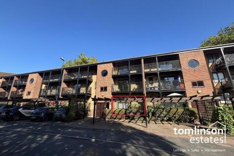 Studio flat for sale