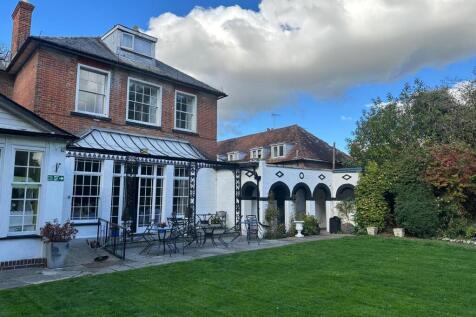 20 bedroom detached house for sale