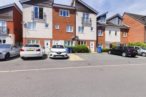 4 bedroom town house for sale