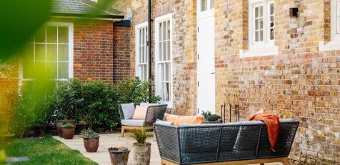 3 bedroom link detached house for sale