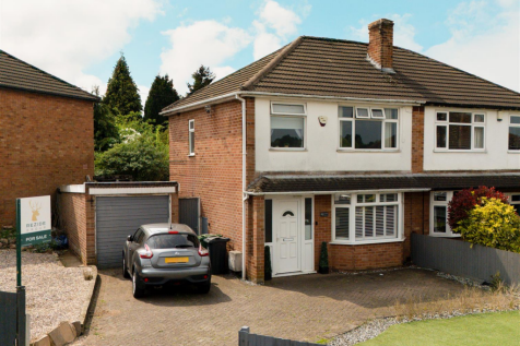3 bedroom semi-detached house for sale