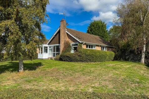 3 bedroom detached bungalow for sale