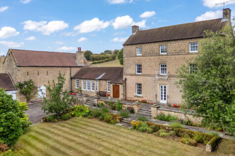 5 bedroom detached house for sale