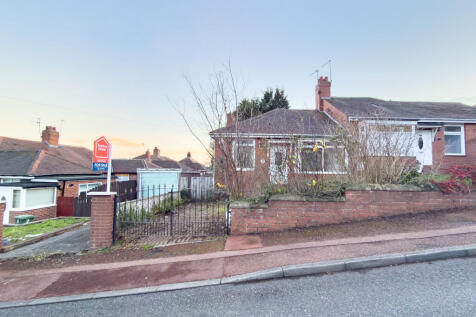 11 Elmwood Gardens, Gateshead, Tyne... 2 bed semi