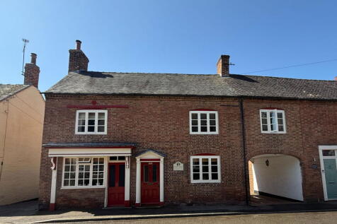 4 bedroom terraced house for sale
