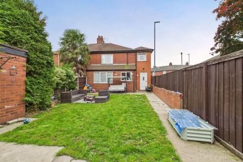 5 bedroom semi-detached house for sale