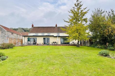 7 bedroom house for sale