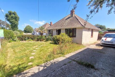 2 bedroom detached bungalow for sale