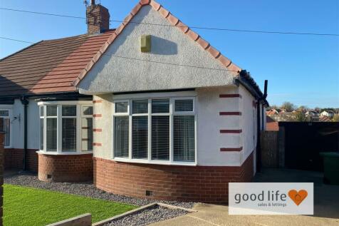 2 bedroom semi-detached bungalow for sale