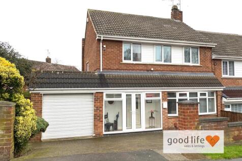 3 bedroom semi-detached house for sale