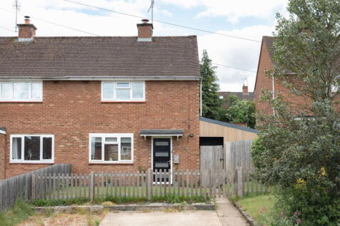 2 bedroom semi-detached house for sale