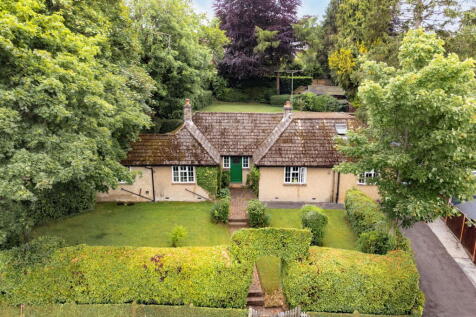 Ashlyns Road, Berkhamsted... 4 bed detached house for sale