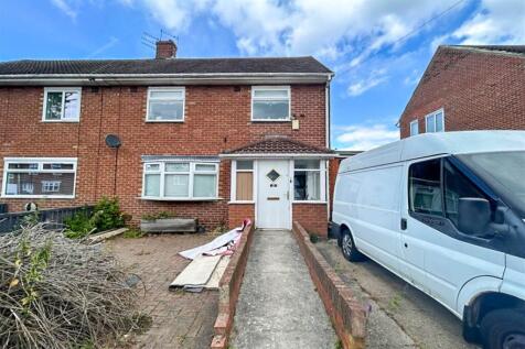 Twickenham Road, Thorney Close... 3 bed semi