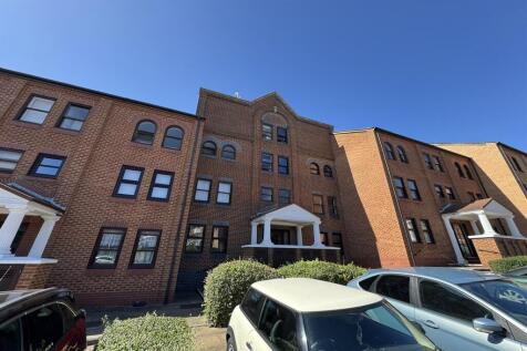 2 bedroom 1st Floor Flat in Southend... 2 bed flat for sale