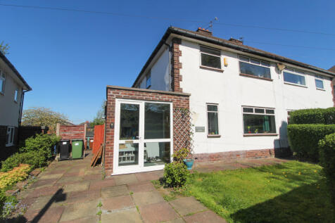 Springwood Crescent, Romiley 3 bed semi
