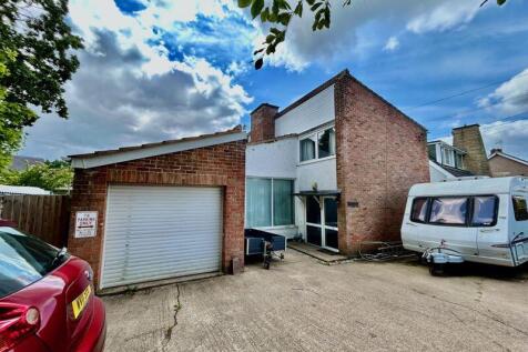 High Street, Drybrook GL17 3 bed detached house for sale