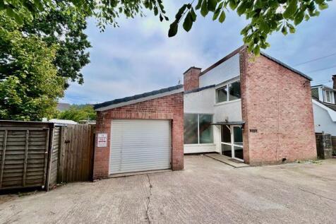 High Street, Drybrook GL17 3 bed detached house for sale