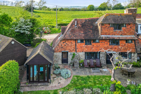 Hog Hill, Winchelsea, East Sussex... 3 bed cottage for sale