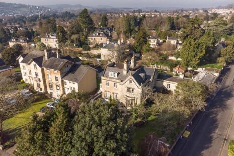 7 bedroom semi-detached house for sale