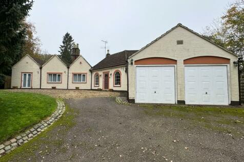 6 bedroom detached bungalow for sale