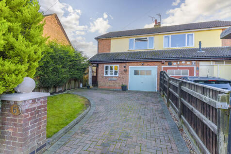 3 bedroom semi-detached house for sale