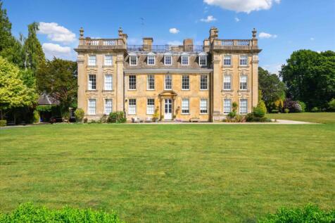 Whittington, Cheltenham... 2 bed flat for sale