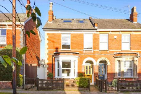 4 bedroom semi-detached house for sale