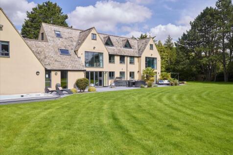 6 bedroom detached house for sale