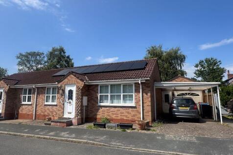 2 bedroom semi-detached bungalow for sale