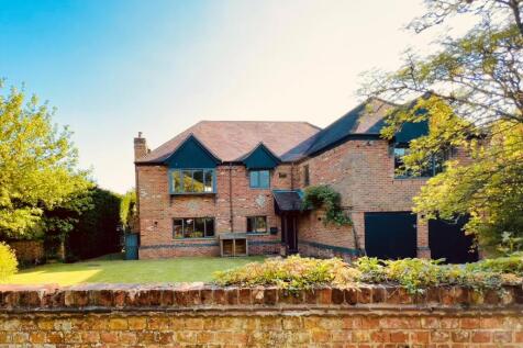 5 bedroom detached house for sale