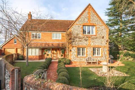 5 bedroom detached house for sale