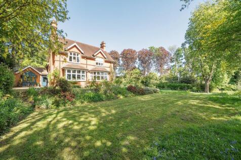 5 bedroom detached house for sale