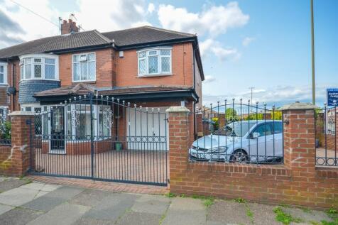5 bedroom semi-detached house for sale