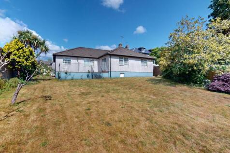 4 bedroom detached bungalow for sale