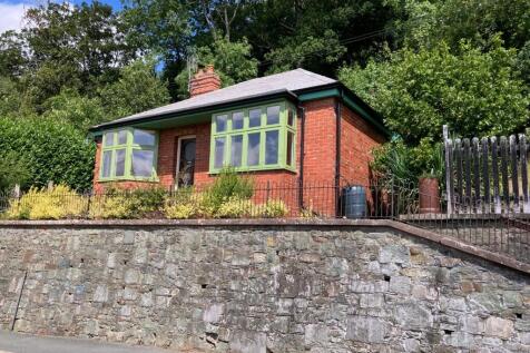 Bronybuckley, Welshpool SY21 3 bed detached bungalow for sale